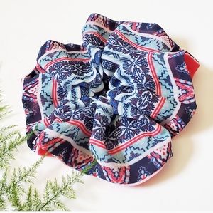 HANDMADE PATTERN SCRUNCHIE